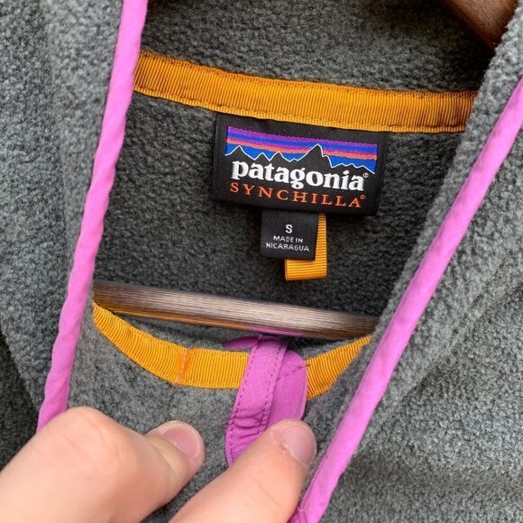Patagonia Synchilla Snap T Fleece Pullover Gray/Pink Small - Picture 3 of 5